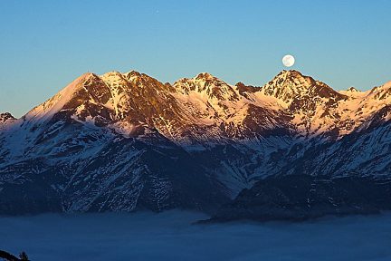 Lever de lune depuis le col de Riou