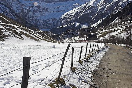 Raquettes au refuge des Espuguettes, vue sur le cirque de Gavarnie
