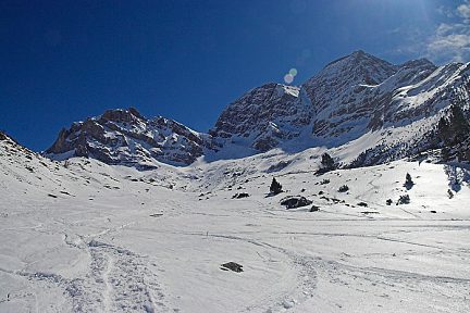 Vue sur les Astazous et le couloir Swan
