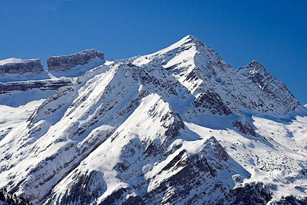 Face nord du Taillon et la brèche de Roland en raquettes