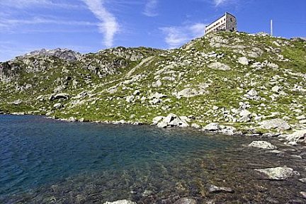 Au bord du lac de la Glère