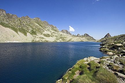Grand lac d'Ardiden, vue sur les lacs et la vallée de Cauterets