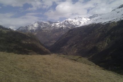 sentier des gypaetes depuis le plateau de saugué
