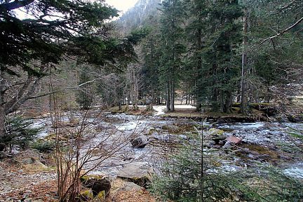 Sur le chemin des cascades dans les Hautes Pyrénées