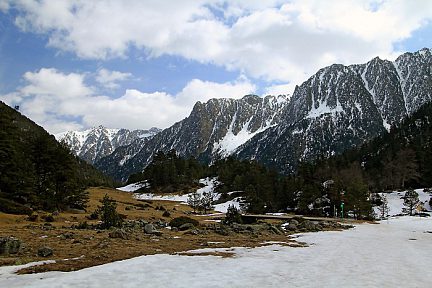 Randonnée en raquettes à neige dans la vallée du Marcadau