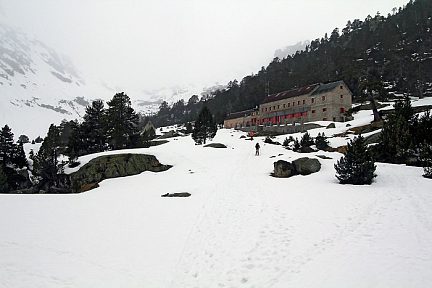 Arrivée au refuge du Marcadau sous la pluie