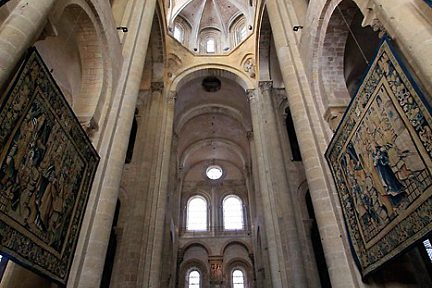 Intérieur de l'eglise de Conques