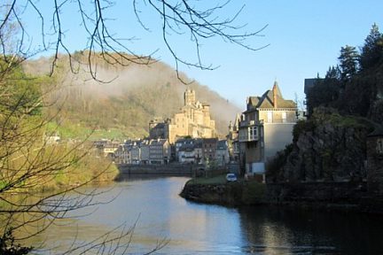 Randonnée à Estaing, Aveyron, sur le chemin de Compostelle