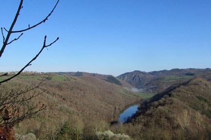 Vallée du Lot, au dessus d'Estaing