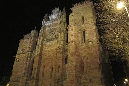 Cathédrale Notre Dame de Rodez la nuit