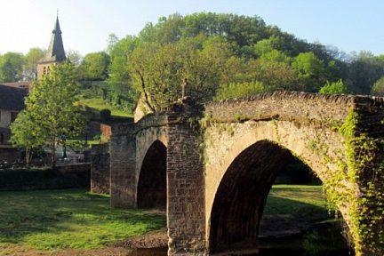 Pont de Belcastel, randonnée en Aveyron