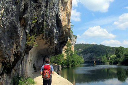 Sur le chemin de halage de Saint Cirq Lapopie dans le Lot