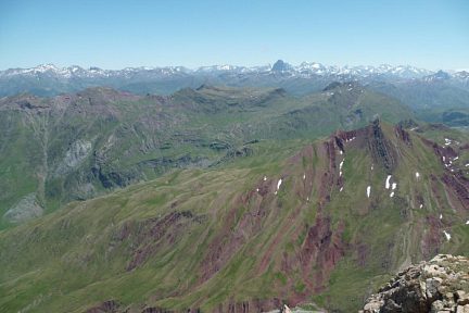 Panorama depuis le sommet du Castillo de Acher (2384 m)