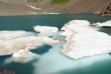 Randonnée au lac de l'Eychauda dans le massif des Ecrins