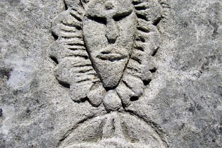 Gravure dans la pierre, à St Emilion