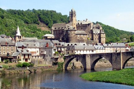 Estaing son chateau et son pont
