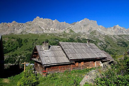 Refuge de Ricou en montant au lac Laramon (Queyras)
