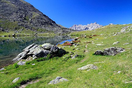 Sentier le long du lac du Serpent
