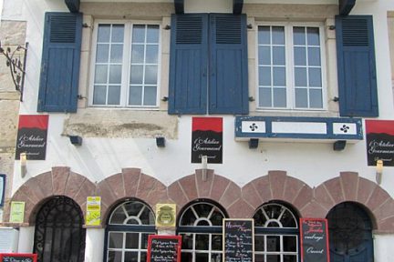 Sare, Pays Basque: un des Plus Beaux Villages de France