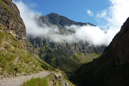 Montée à Chargés 05