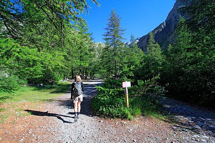 Départ de la randonnée pour le refuge du Glacier Blanc