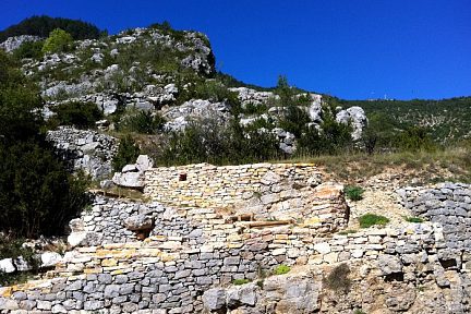 Départ du chemin de l'Ermitage au dessus de Sainte Enimie