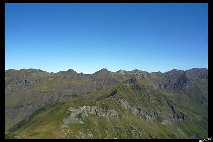 Vue sur le Léviste, Soum Arrouy et Lascours depuis le Soum de Nère