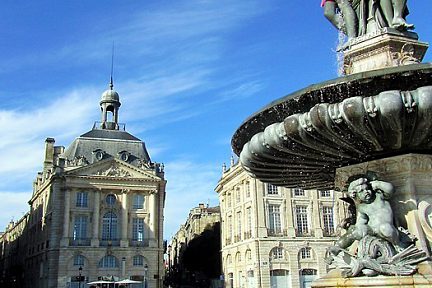 La Place de la Bourse et la Fontaine des 3 Graces, à Bordeaux