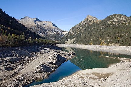 Le lac d'Orédon en montant vers les lacs d'Aumar et d'Aubert