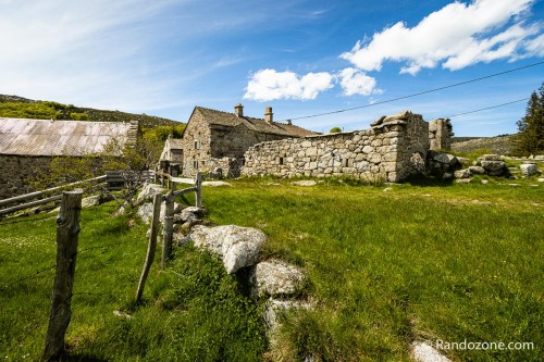 Randonne au hameau des Bouzdes