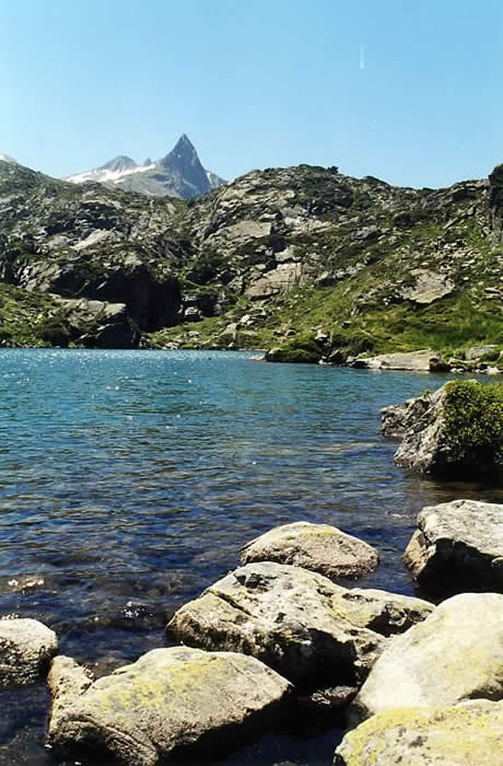 Campanal de Larrens depuis le lac de la Glre