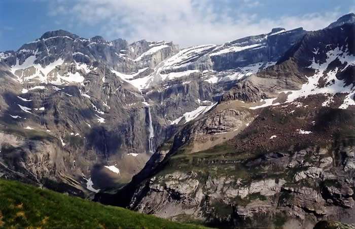 Vue sur le cirque de Gavarnie depuis le pic de la Pahule