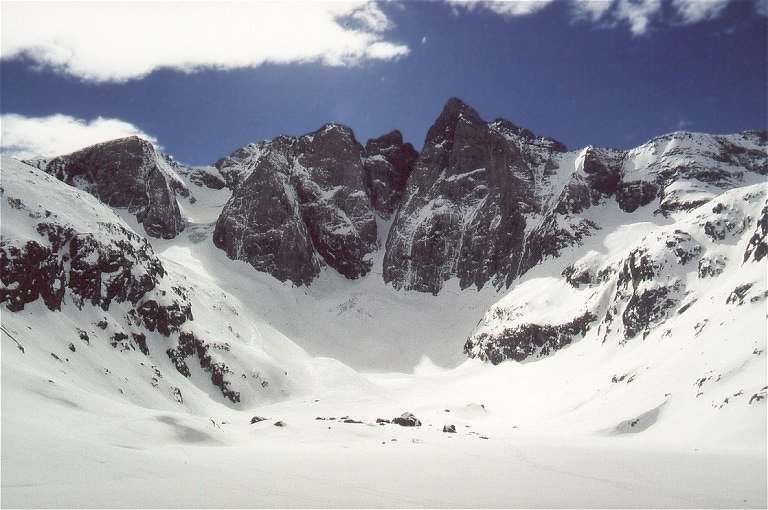 Les Oulètes de Gaube et le Vignemale sous la neige Les Oulètes de Gaube et le Vignemale sous la neige