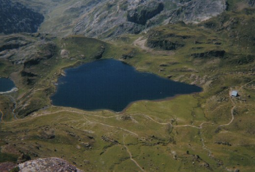 Lac Gentau et refuge d'Ayous