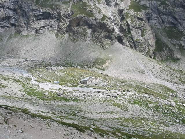 Refuge du chtelleret vu depuis le chemin menant au glacier de Gaudolire