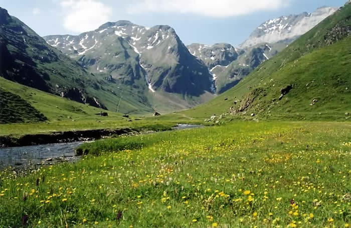 Monte au lac