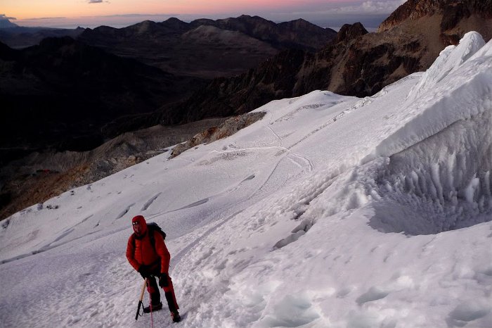 JP bien couvert pour lutter contre le froid, il est environ 6h45