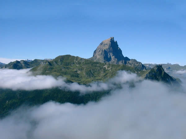 
Pic du Midi d'Ossau depuis la station de dpart du train d'Artouste