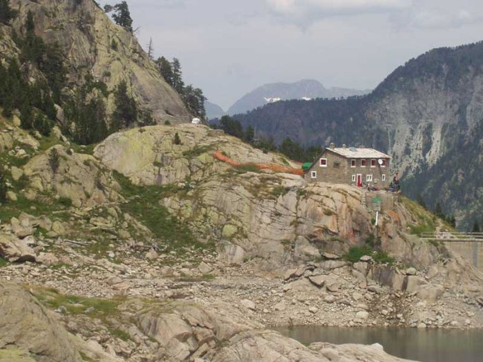 Refuge de colomers Refuge de colomers