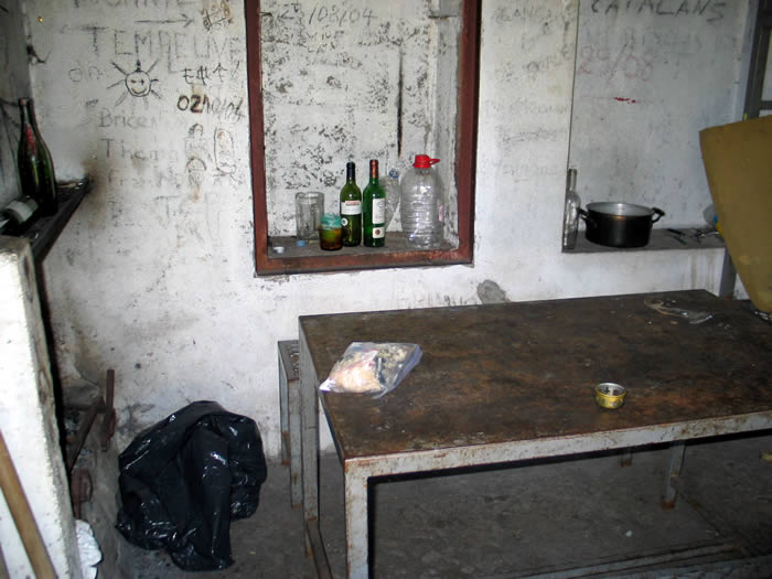 Intrieur de la cabane de Cestrde