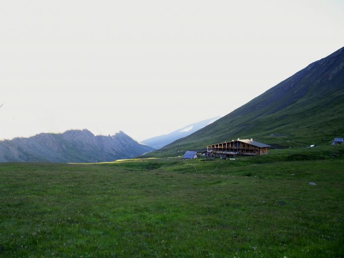 Refuge Agnel (2580 m.)