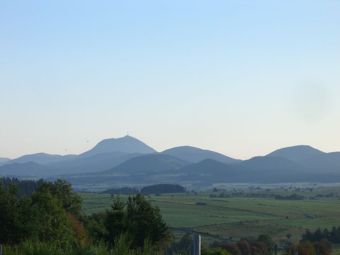 La chaine des Puys depuis Pessade