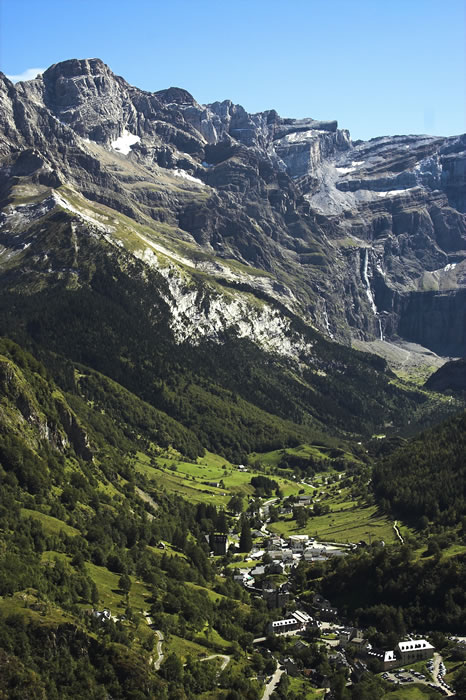 Village de Gavarnie et le cirque