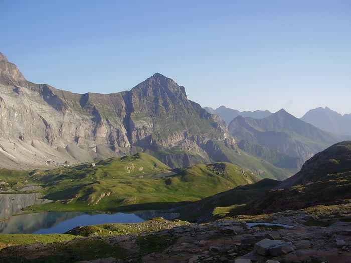 refuge de Barroude depuis le Port de Barroude