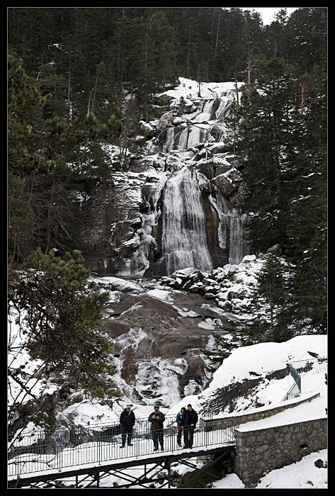 Cascade au dessus du Pont d'Espagne