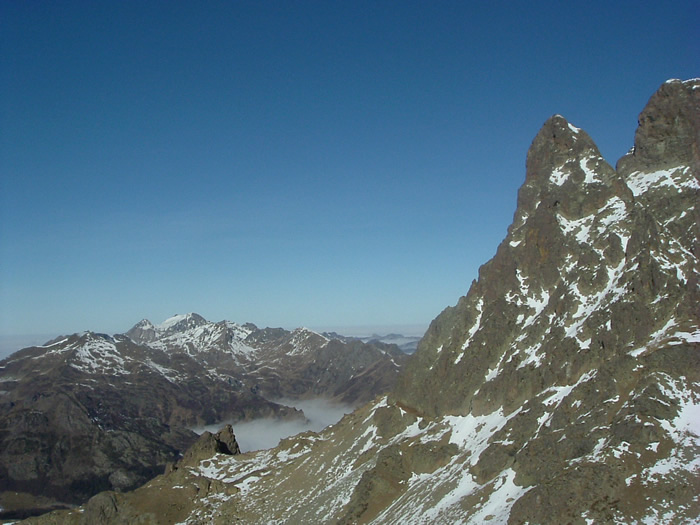 Petit pic du Midi d'Ossau et le pic de Sesques