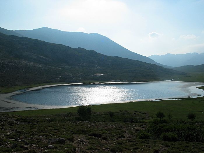 Le superbe lac de Nino