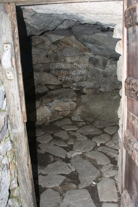 Intérieur de la Toue de Doumblas Intérieur de la Toue de Doumblas