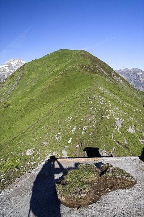 Bergons depuis le toit de la cabane de Bachebirou