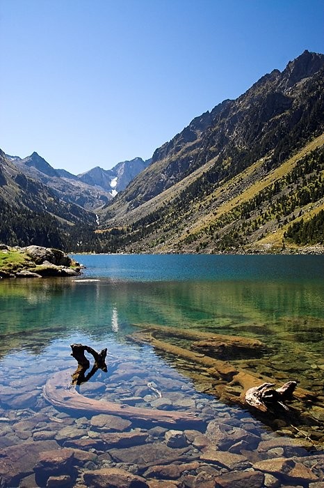 Lac de Gaube et son eau transparente
